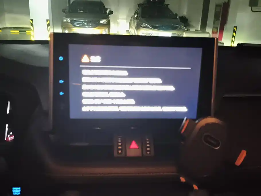 Toyota RAV4 — фото 13