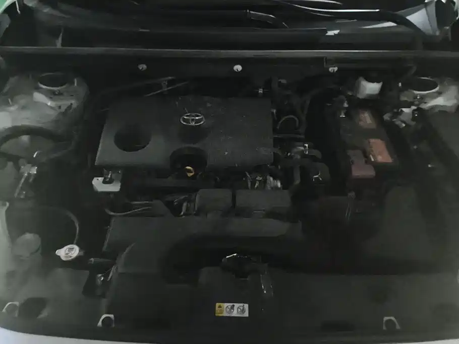 Toyota RAV4 — фото 10