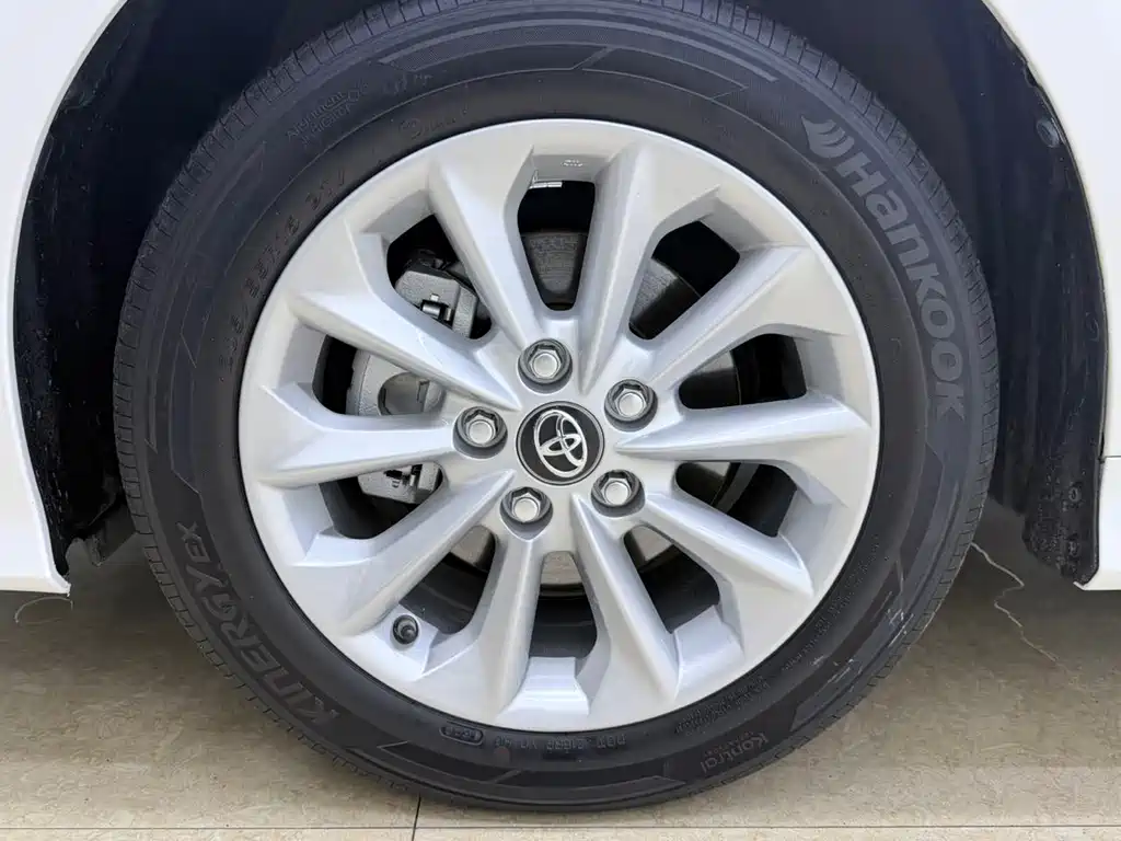 Toyota Corolla — фото 23