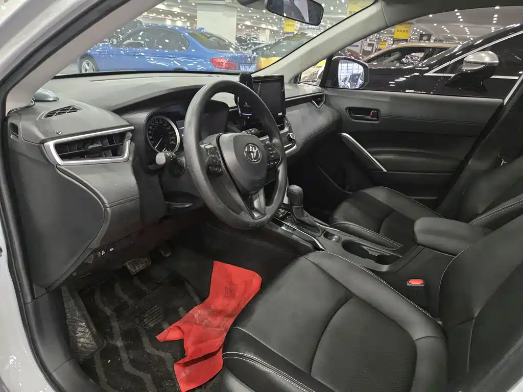 Toyota Corolla Cross — фото 2