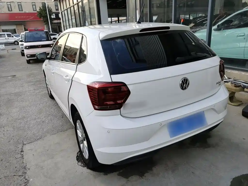 Volkswagen Polo — фото 4