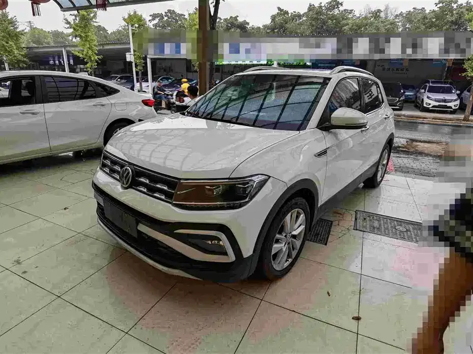Volkswagen T-Cross — фото 1
