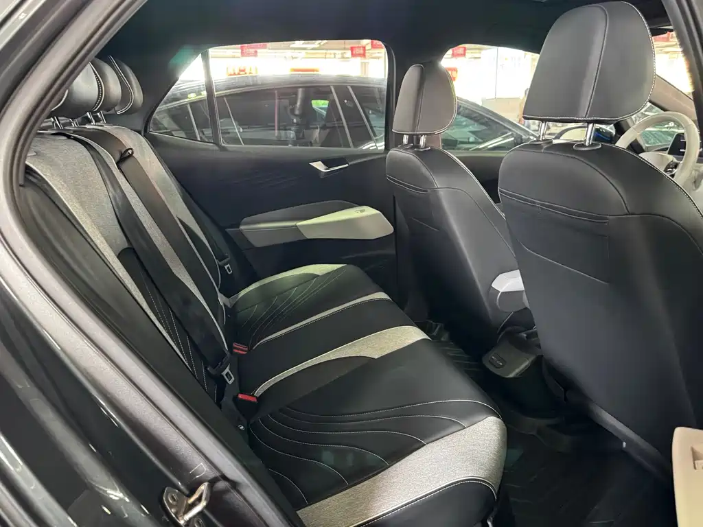 Volkswagen ID.3 — фото 11