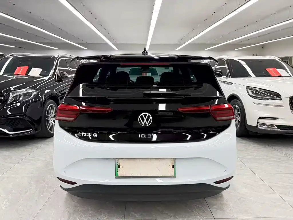 Volkswagen ID.3 — фото 5