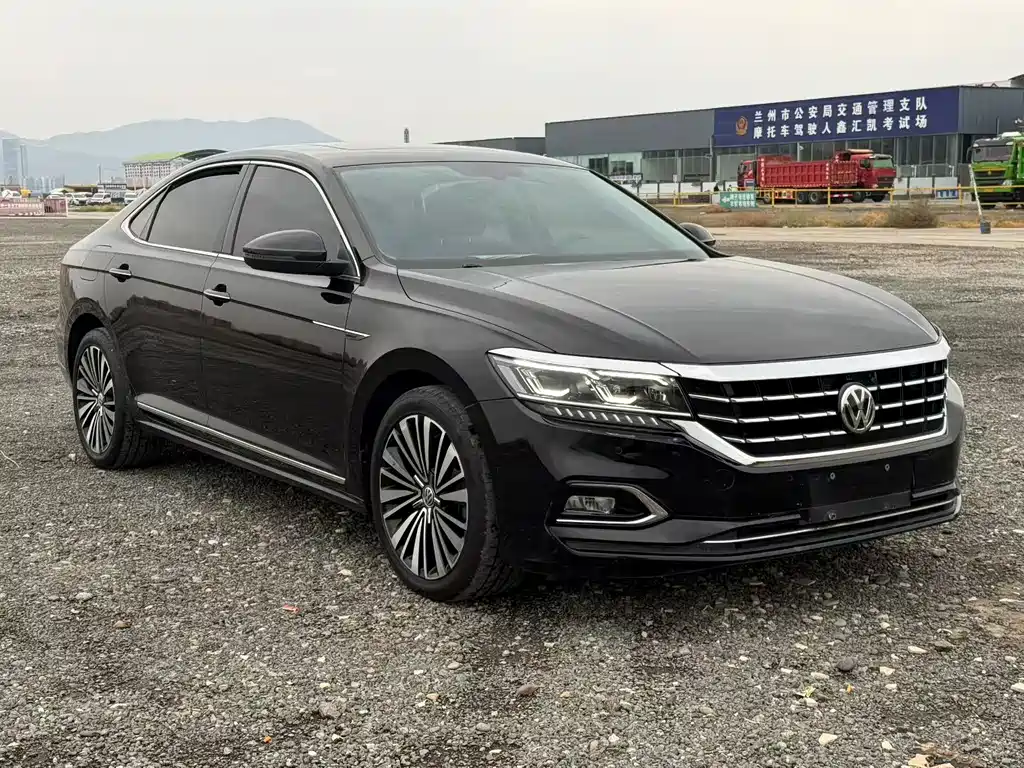 Volkswagen Passat — фото 3