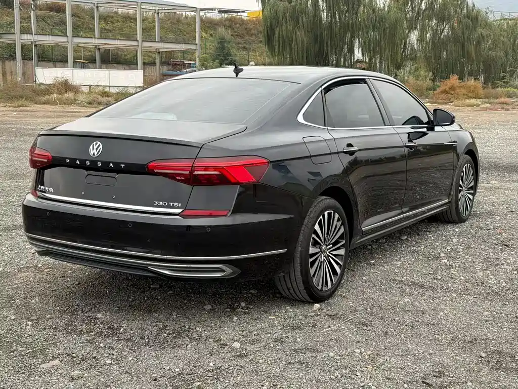 Volkswagen Passat — фото 6