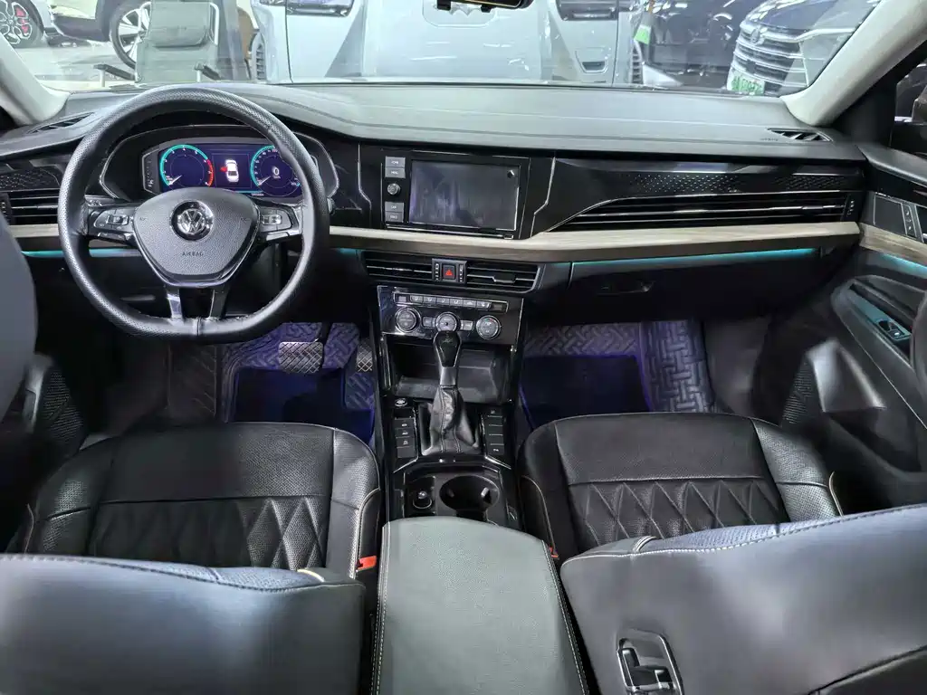 Volkswagen Passat — фото 8