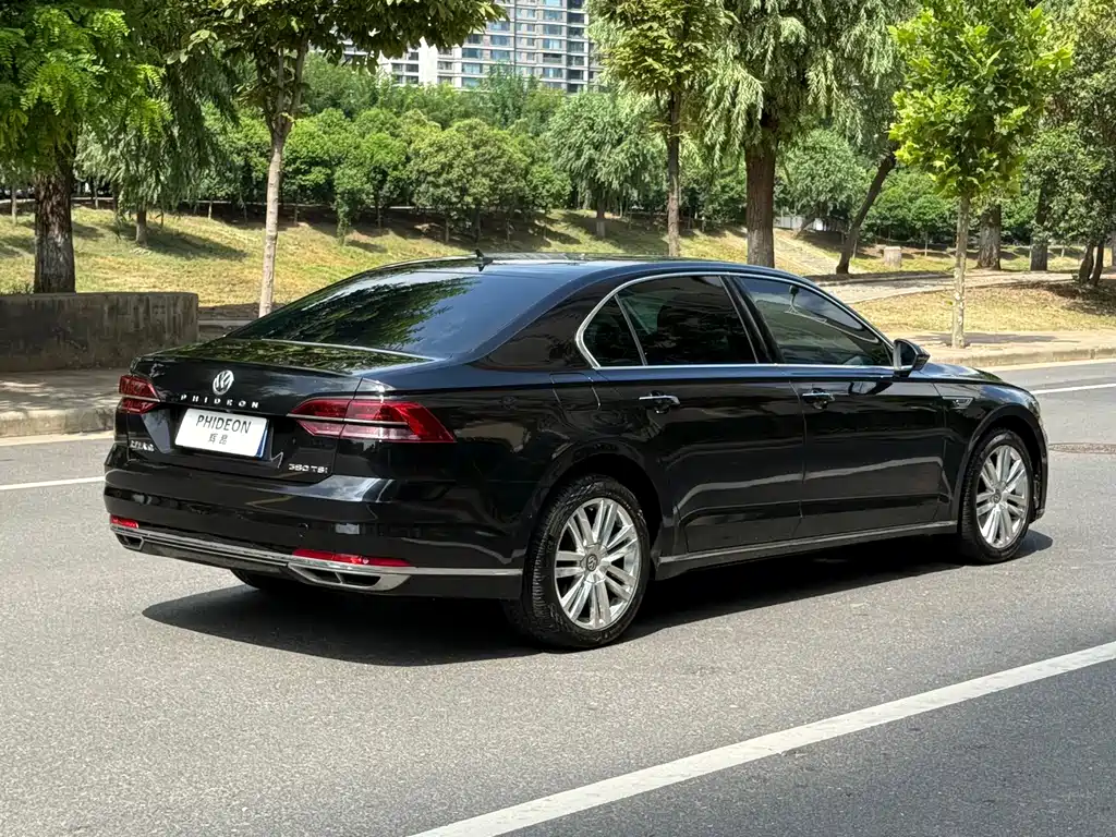 Volkswagen Phideon — фото 6