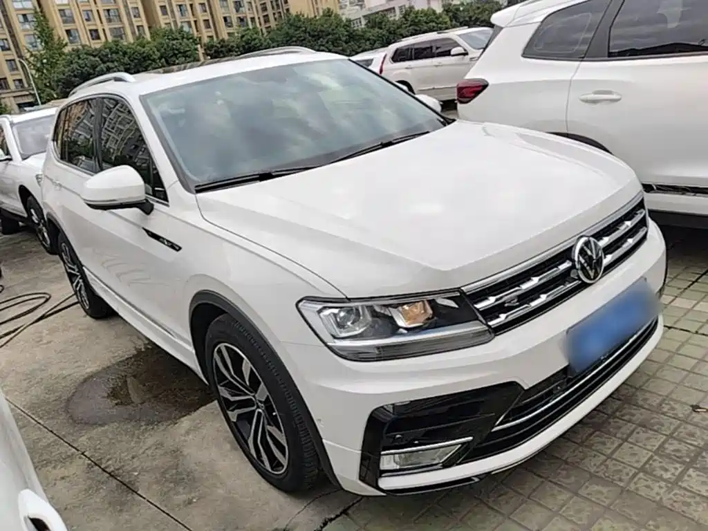 Volkswagen Tiguan L — фото 3