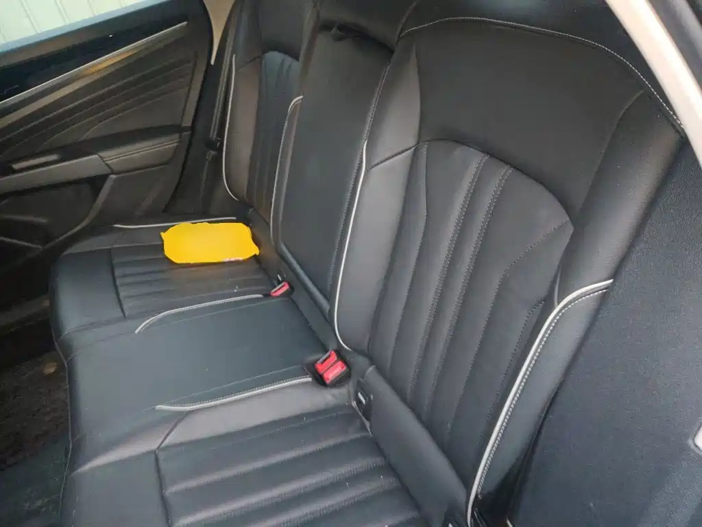 Volkswagen Passat — фото 18