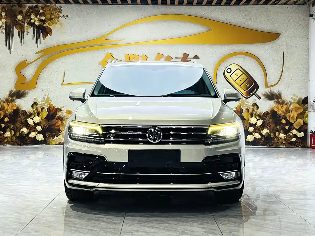 Volkswagen Tiguan L — фото 2