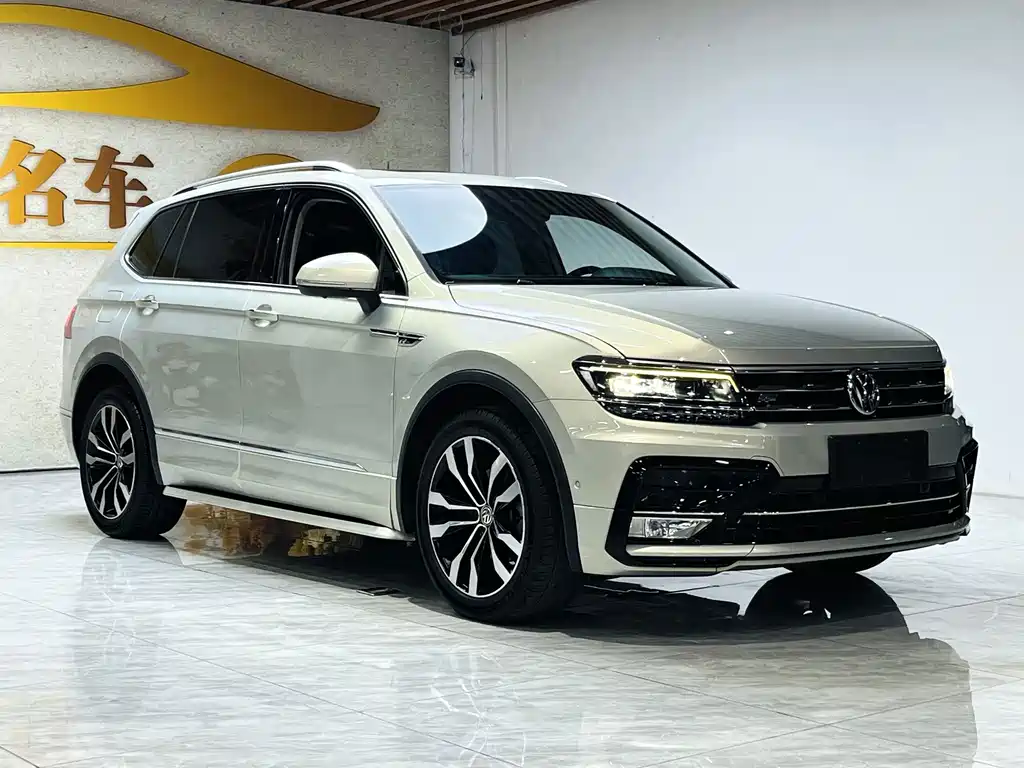 Volkswagen Tiguan L — фото 3