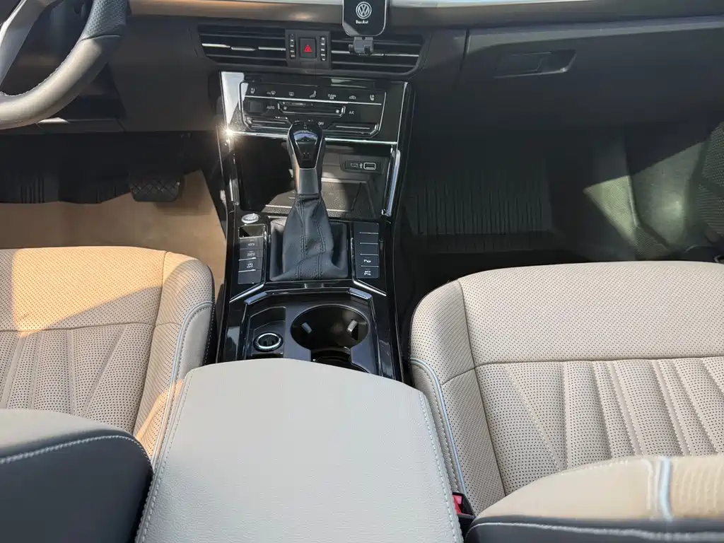 Volkswagen Passat — фото 11