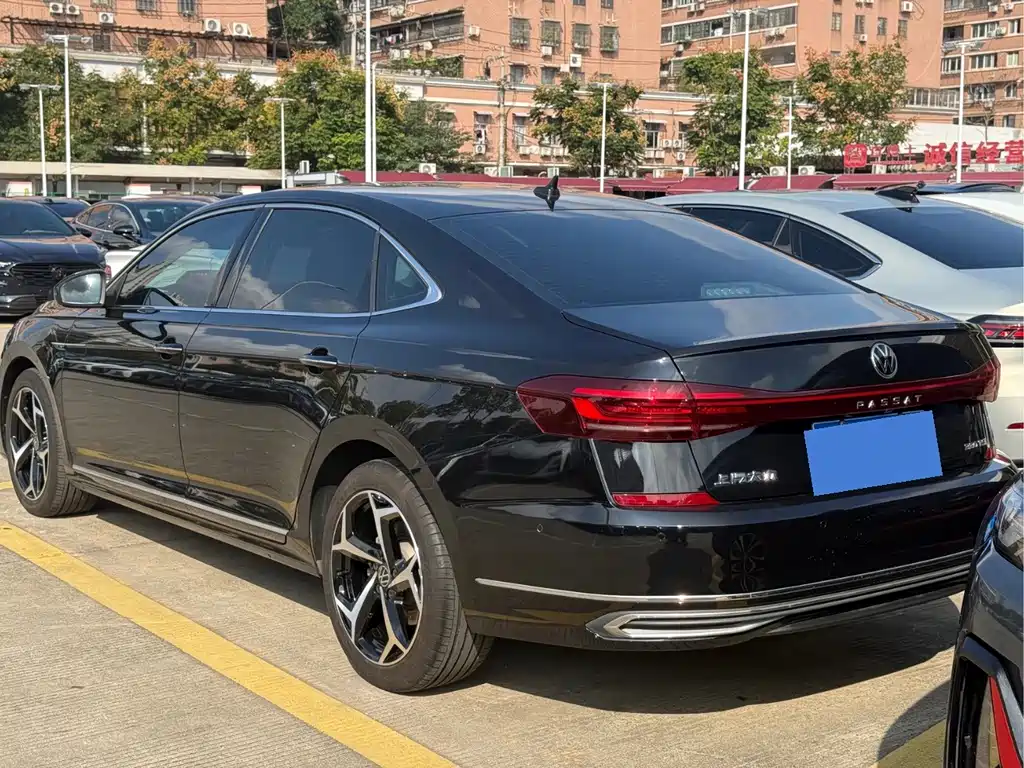 Volkswagen Passat — фото 5