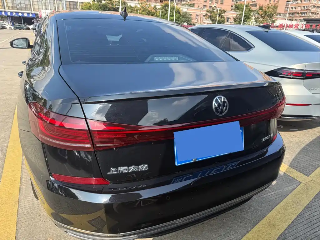 Volkswagen Passat — фото 6