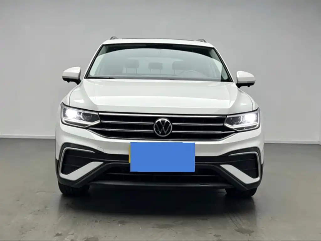 Volkswagen Tiguan L — фото 2