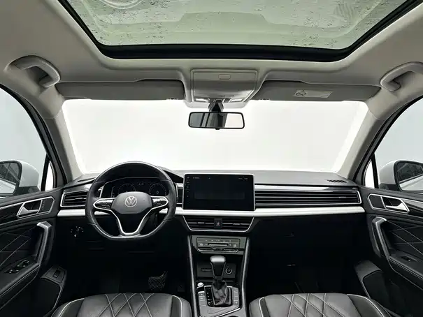 Volkswagen Tiguan L — фото 5