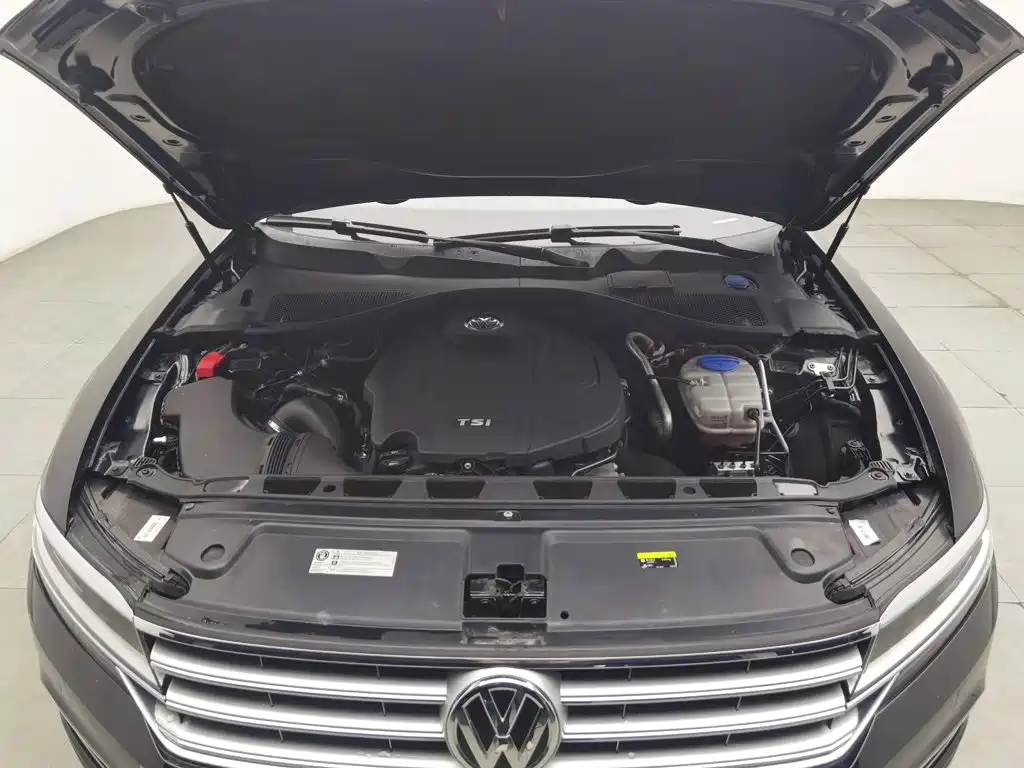 Volkswagen Phideon — фото 6