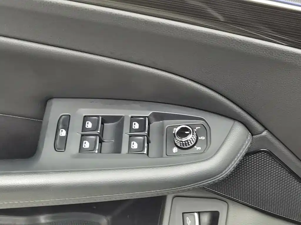 Volkswagen Phideon — фото 9