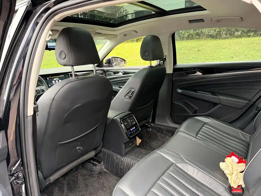 Volkswagen Passat — фото 11