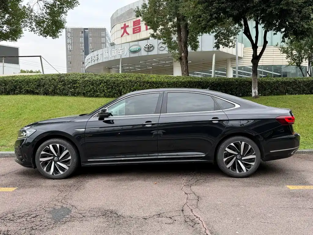 Volkswagen Passat — фото 3