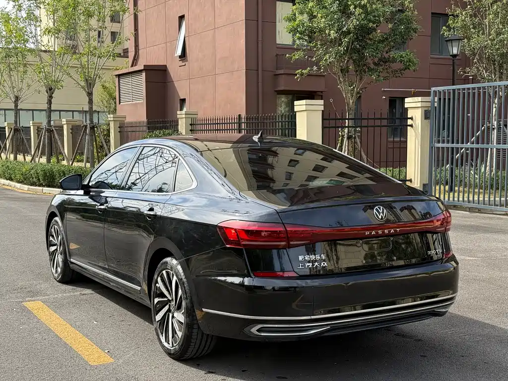 Volkswagen Passat — фото 7