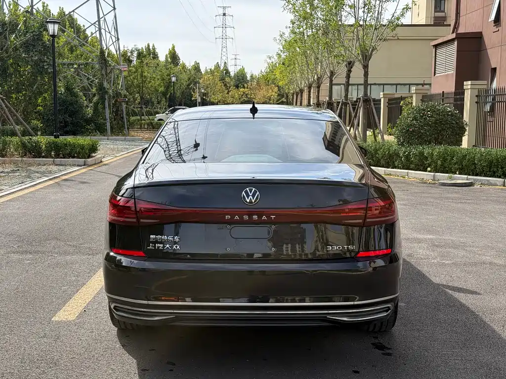 Volkswagen Passat — фото 8