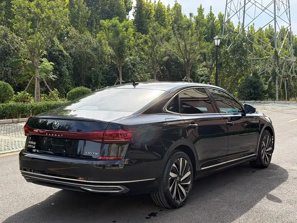 Volkswagen Passat — фото 9