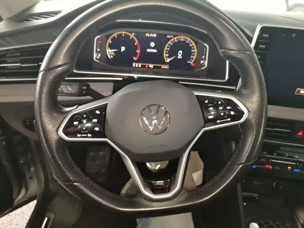 Volkswagen Tiguan X — фото 10