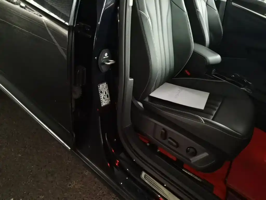 Volkswagen Passat — фото 24