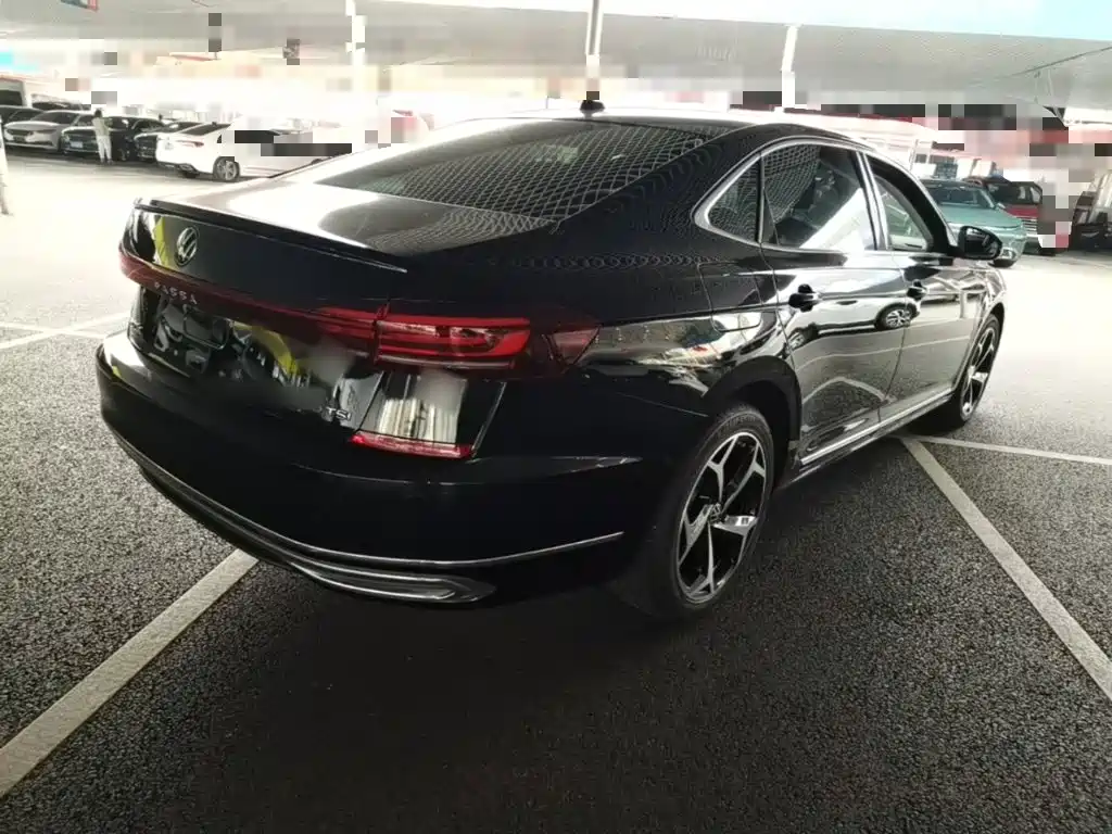 Volkswagen Passat — фото 6