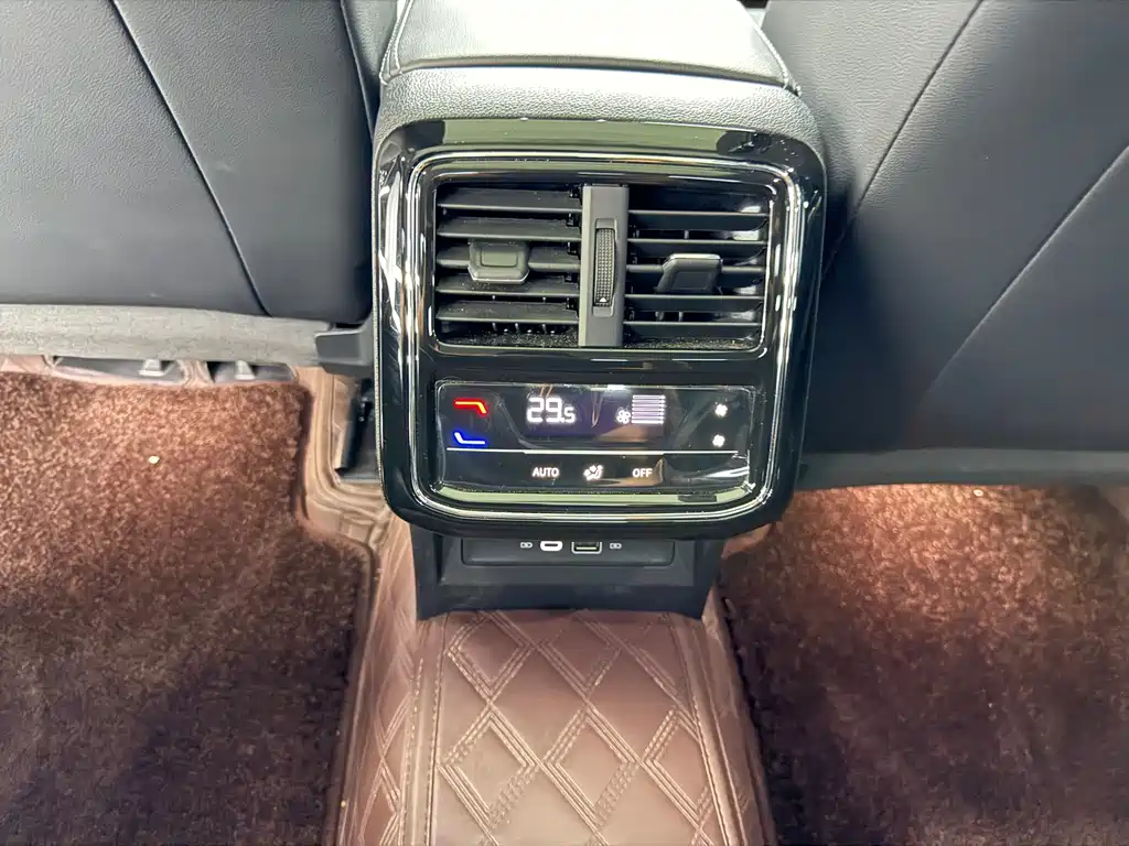 Volkswagen Passat — фото 10