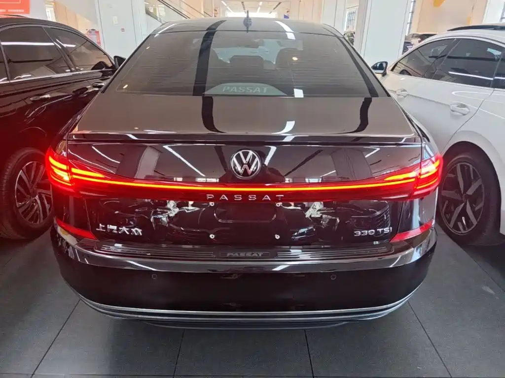 Volkswagen Passat — фото 5