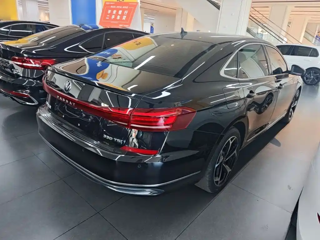 Volkswagen Passat — фото 6