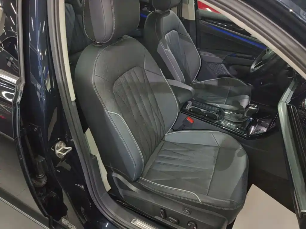 Volkswagen Passat — фото 24