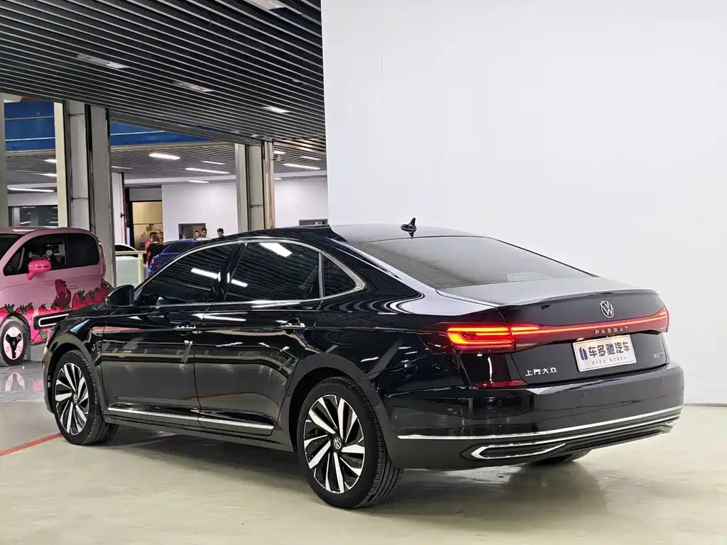 Volkswagen Passat — фото 5