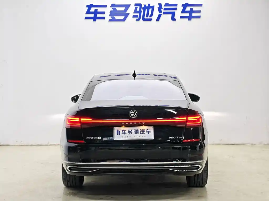 Volkswagen Passat — фото 6