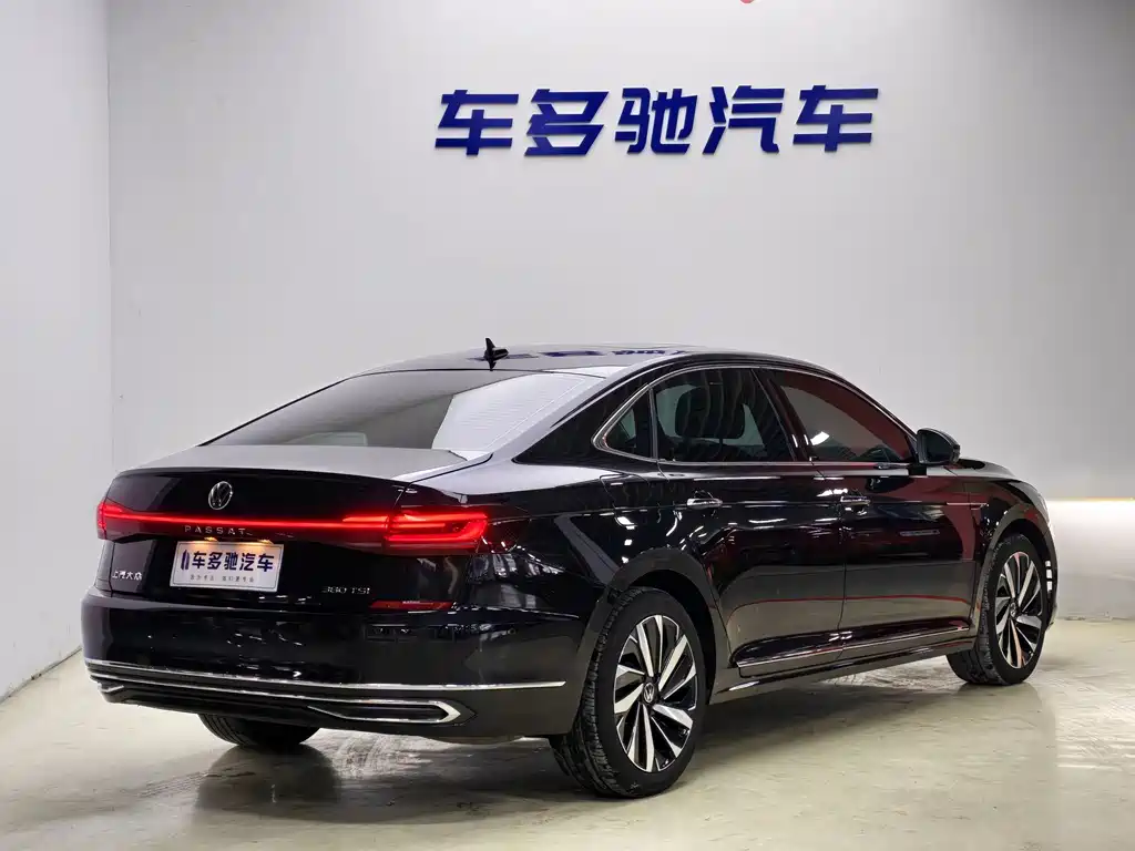 Volkswagen Passat — фото 7