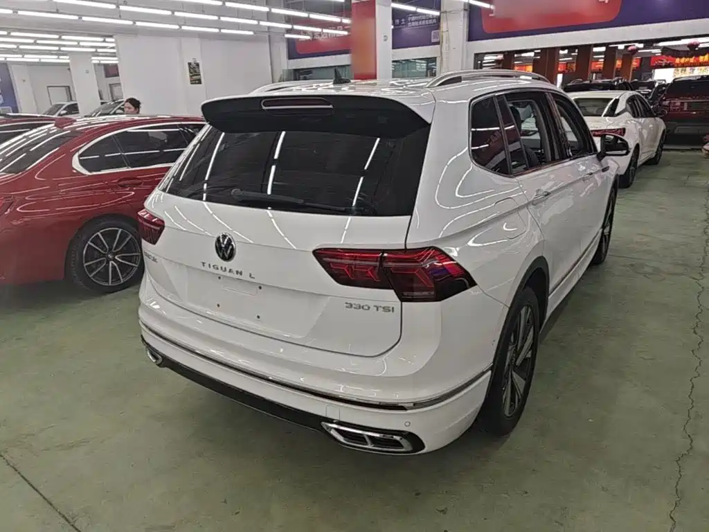 Volkswagen Tiguan L — фото 4