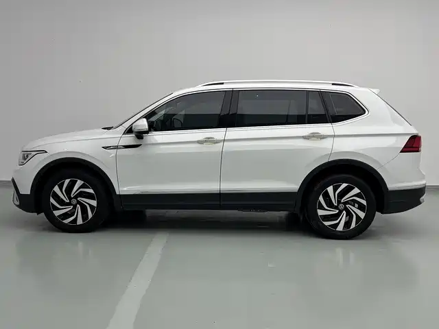 Volkswagen Tiguan L — фото 3