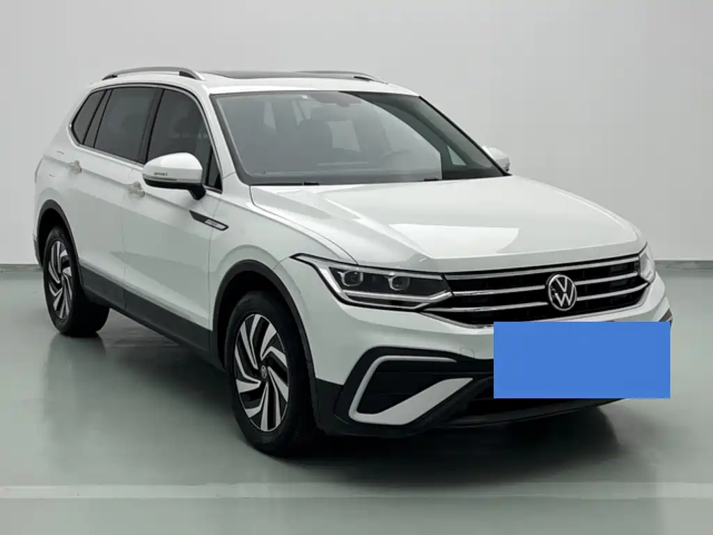 Volkswagen Tiguan L — фото 7