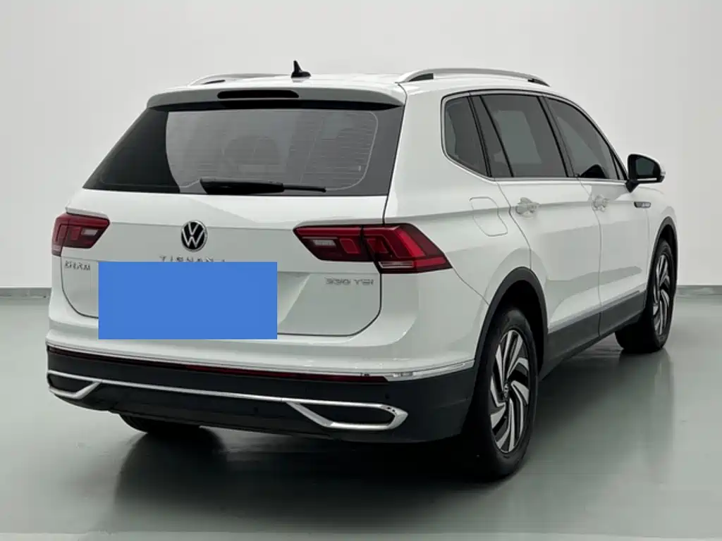 Volkswagen Tiguan L — фото 9