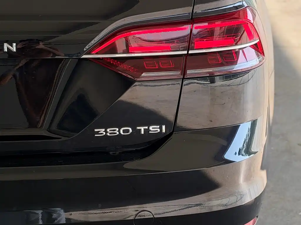 Volkswagen Phideon — фото 6