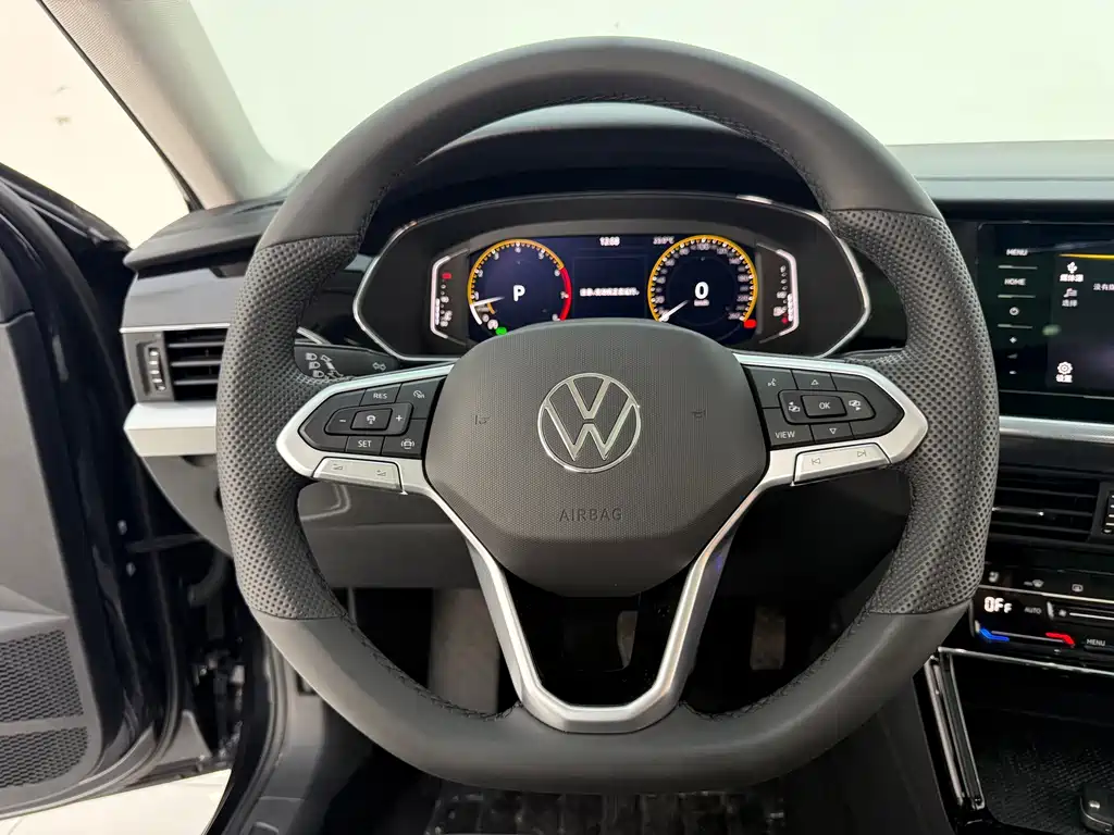 Volkswagen Passat — фото 8