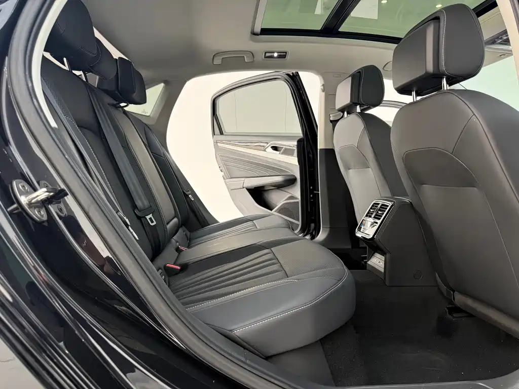 Volkswagen Passat — фото 9