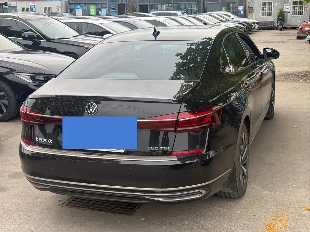 Volkswagen Passat — фото 6