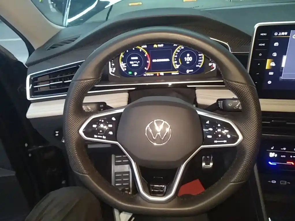 Volkswagen Tiguan L — фото 10
