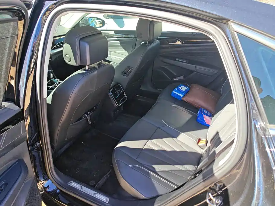 Volkswagen Passat — фото 11