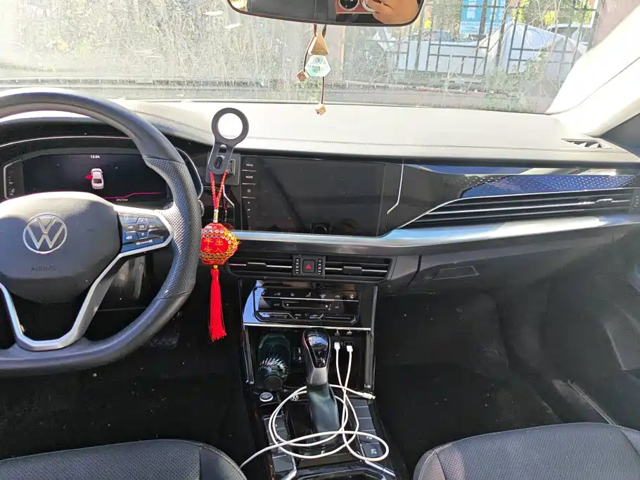 Volkswagen Passat — фото 13