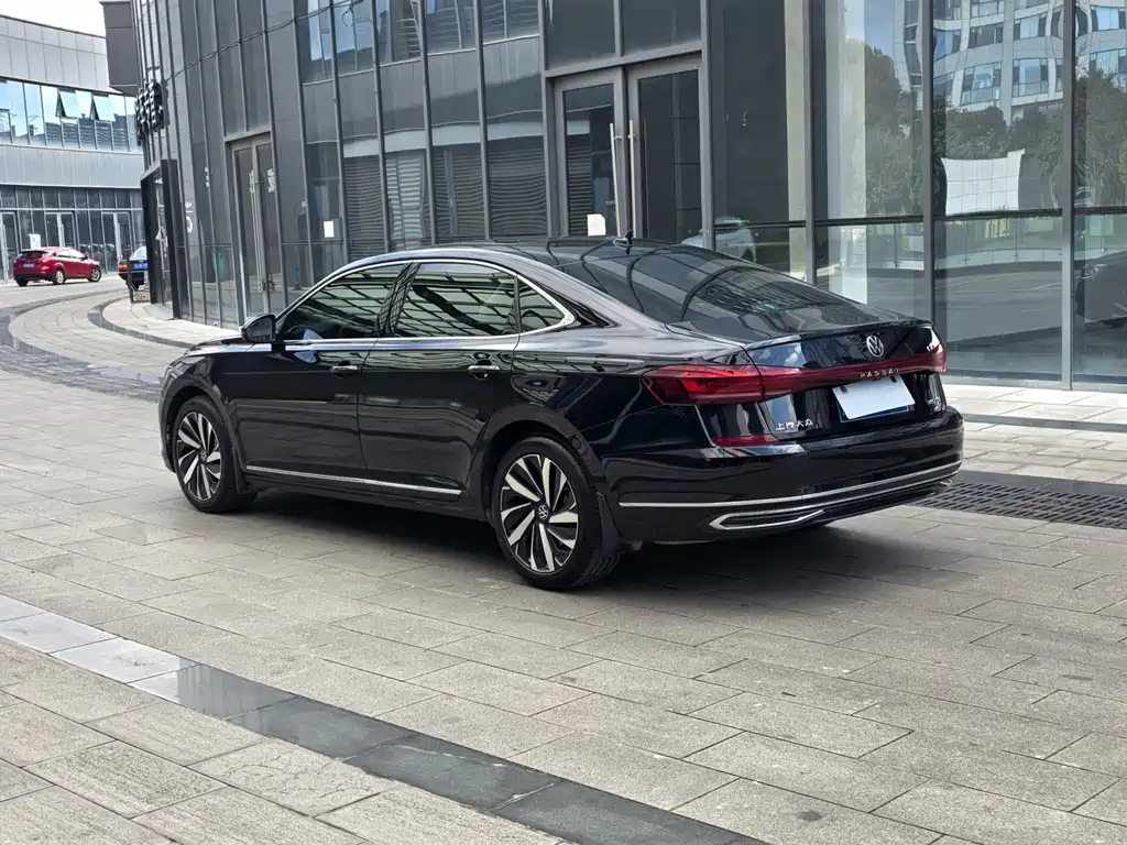 Volkswagen Passat — фото 6